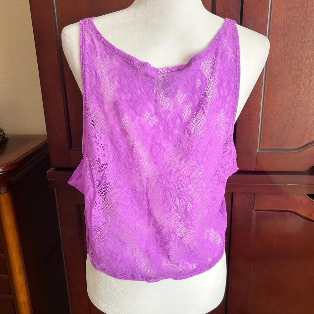2 for$20 VS PINK Cropped Lace Tank - Picture 4 of 5
